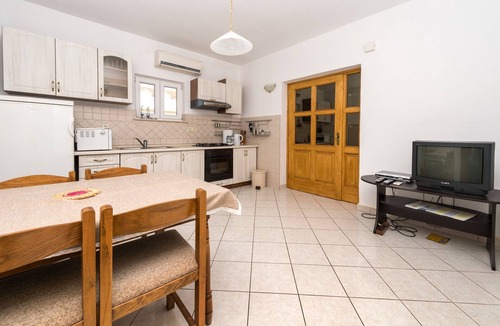 Grebastica Apartment | Two bedroom apartment with terrace and sea view Grebaštica, Šibenik (A-4254-a)