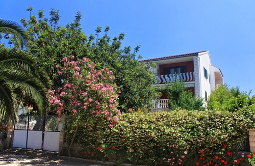 Loviste Apartment | Two bedroom apartment with balcony and sea view Lovište, Pelješac (A-10182-b)