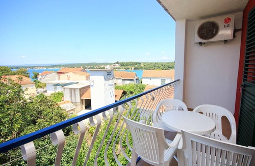 Loviste Apartment | Two bedroom apartment with balcony and sea view Lovište, Pelješac (A-10182-b)
