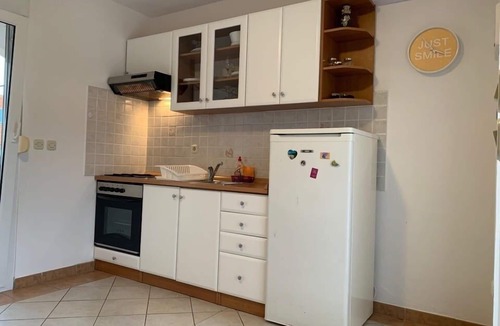 Lukoran Apartment | Two bedroom apartment with terrace and sea view Lukoran, Ugljan (A-836-a)