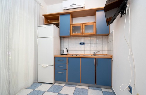 Mandre Apartment | Two bedroom apartment with terrace Mandre (Pag) (A-16836-a)