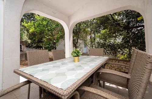 Mandre Apartment | Two bedroom apartment with terrace Mandre (Pag) (A-16836-a)