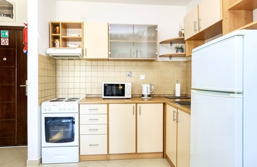 Pirovac Apartment | Two bedroom apartment with balcony Pirovac, Šibenik (A-15659-a)