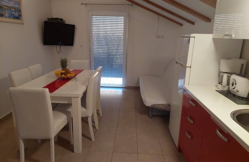 Ljubac Apartment | Two bedroom apartment with balcony and sea view Ljubač, Zadar (A-6244-c)