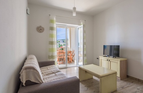 Simuni Apartment | Two bedroom apartment with balcony and sea view Šimuni, Pag (A-18386-b)