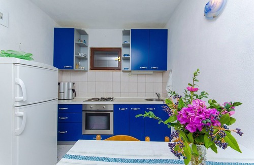 Pisak Apartment | Two bedroom apartment with terrace and sea view Pisak, Omiš (A-2802-b)
