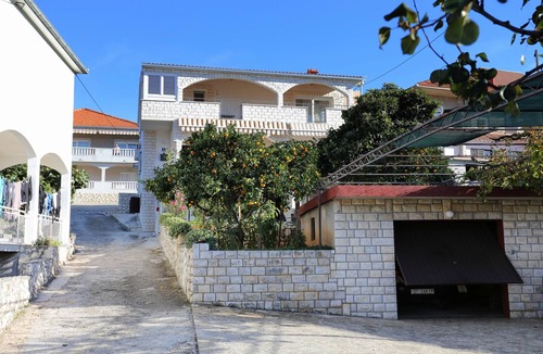 Trogir Apartment | Two bedroom apartment with terrace Trogir (A-10342-a)