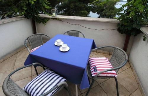 Trogir Apartment | Two bedroom apartment with terrace and sea view Trogir (A-11895-b)