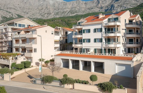 Tucepi Apartment | Two bedroom apartment with balcony and sea view Tučepi (Makarska) (A-3193-b)