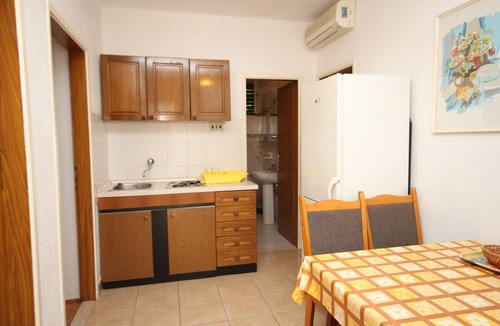 Tucepi Apartment | Two bedroom apartment with terrace Tučepi, Makarska (A-6817-a)