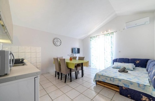 Raslina Apartment | Two bedroom apartment with balcony and sea view Raslina, Krka (A-24304-b)