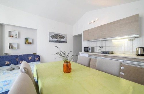 Raslina Apartment | Two bedroom apartment with balcony and sea view Raslina, Krka (A-24304-b)