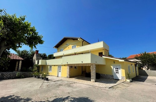 Polje Apartment | Two bedroom apartment with terrace Polje, Krk (A-18669-b)