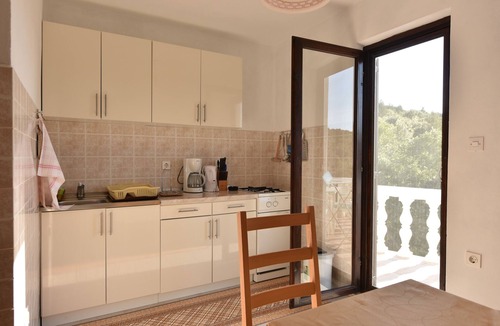 Pokrivenik Apartment | Two bedroom apartment with terrace and sea view Cove Zarace (Gdinj), Hvar (A-4597-f)