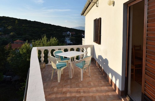 Pokrivenik Apartment | Two bedroom apartment with terrace and sea view Cove Zarace (Gdinj), Hvar (A-4597-f)