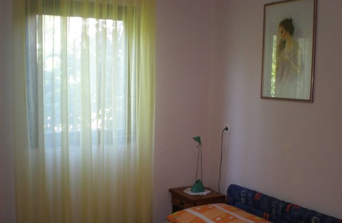 Cove Makarac (Milna) Apartment | Two bedroom apartment with terrace Milna, Brač (A-14961-a)