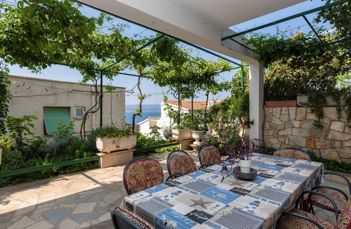 Pisak Apartment | Two bedroom apartment with terrace and sea view Pisak, Omiš (A-5975-f)