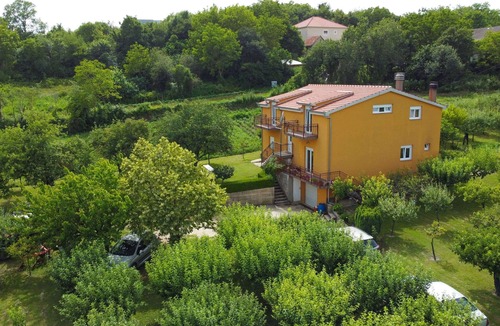 Citluk Apartment | Two bedroom apartment with balcony Sinj, Zagora (A-23403-a)