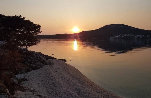 Slano Apartment | Two bedroom apartment with terrace and sea view Slano, Dubrovnik (A-2682-a)