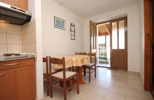 Susak Apartment | Two bedroom apartment with terrace Susak, Lošinj (A-8050-d)