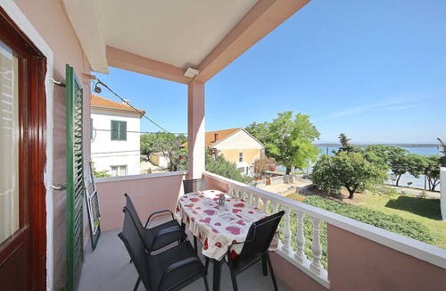 Tkon Apartment | Two bedroom apartment with terrace and sea view Tkon, Pašman (A-8414-b)