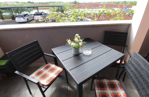 Seget Apartment | Two bedroom apartment with balcony and sea view Rožac, Umag (A-27252-a)