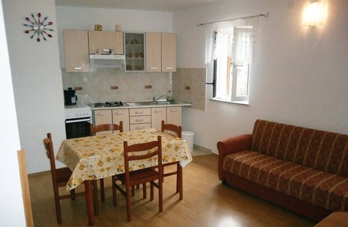 Valun Apartment | Two bedroom apartment with terrace Valun, Cres (A-8081-a)