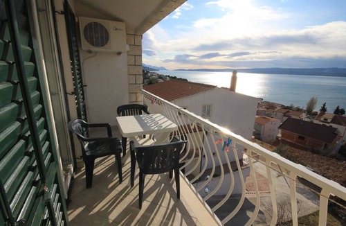 Duce Apartment | Two bedroom apartment with balcony and sea view Duće, Omiš (A-7532-b)