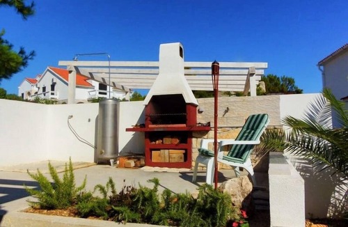 Kosljun Apartment | Two bedroom apartment with terrace and sea view Košljun, Pag (A-3321-a)