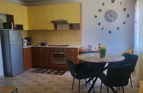 Rab Town Apartment | Two bedroom apartment with terrace Supetarska Draga - Gonar, Rab (A-27566-f)