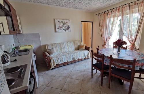 Mundanije Apartment | Two bedroom apartment with terrace Mundanije, Rab (A-4953-a)