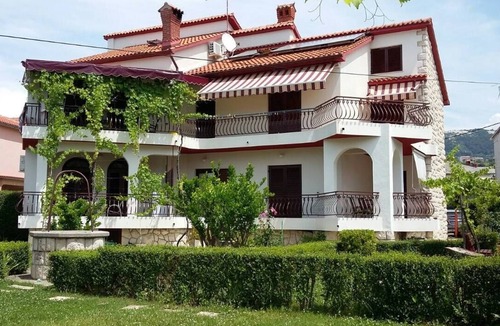 Palit Apartment | Two bedroom apartment with terrace Palit, Rab (A-15794-a)