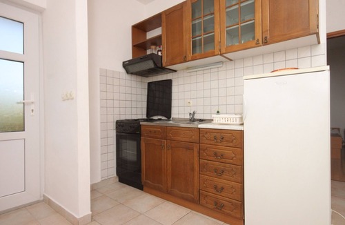Bozava Apartment | Two bedroom apartment with balcony and sea view Božava, Dugi otok (A-8123-c)