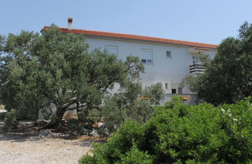 Bozava Apartment | Two bedroom apartment with balcony and sea view Božava, Dugi otok (A-8123-c)