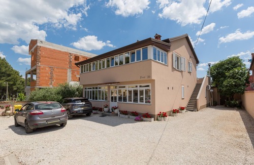 Tar-Vabriga Apartment | Two bedroom apartment with terrace Tar, Poreč (A-6948-b)