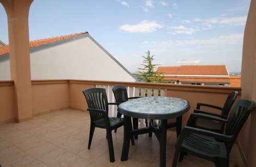 Tkon Apartment | Two bedroom apartment with terrace and sea view Tkon, Pašman (A-8455-a)