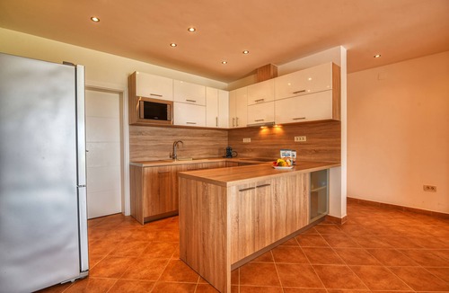 Crni House | Two-story villa with stunning ocean views near the beach