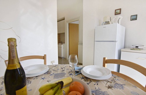 Valica Apartment | Umag-Valica, apartment for couples, near the beach, with a pool and barbecue