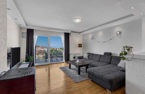 Gorinka Apartment | Urban Apartment