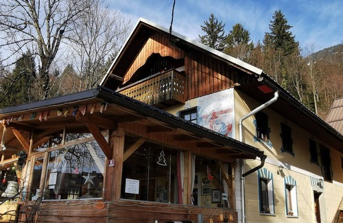 Radovljica Apartment | V. APP at Slovenian Traditional Guesthouse