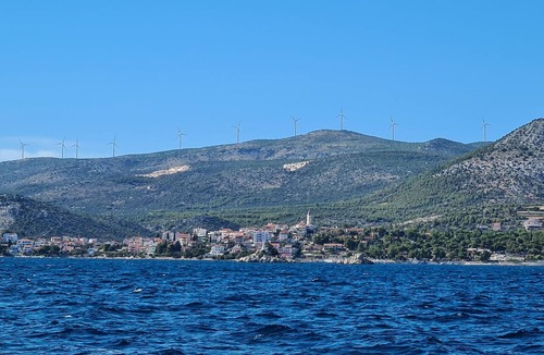 Seget Vranjica Apartment | Vacation apartment in house SUNSHINE/terrace with sea view/perfect for four people