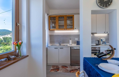 Sarsoni Apartment | Vacation Apartment Helga