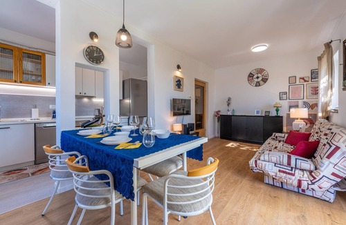 Sarsoni Apartment | Vacation Apartment Helga