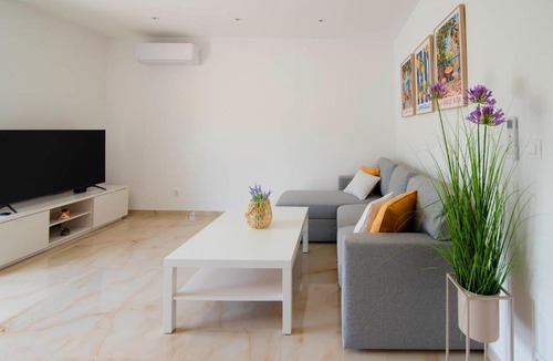 Trilj Apartment | Vacation apartments Mario with salt water pool