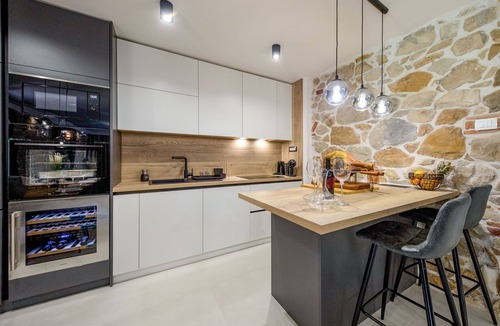 Mundanije House | Vacation home Copun by Interhome