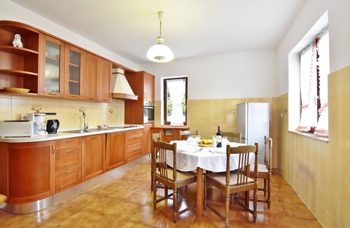 Valica House | Vacation Home in Umag-Valica, Near the Beach, 3 Bedrooms, 3 Bathrooms