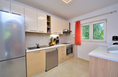 Vinisce House | Vacation home Neka by Interhome