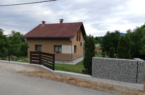 Grabovac House | Vacation home w garden close to Plitvice Lakes