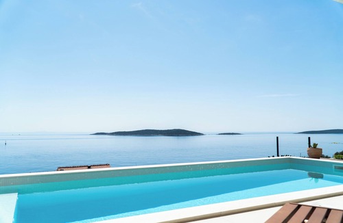 Milna House | Vacation home with panoramic view and swimming pool on island Vis