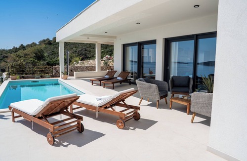 Milna House | Vacation home with panoramic view and swimming pool on island Vis
